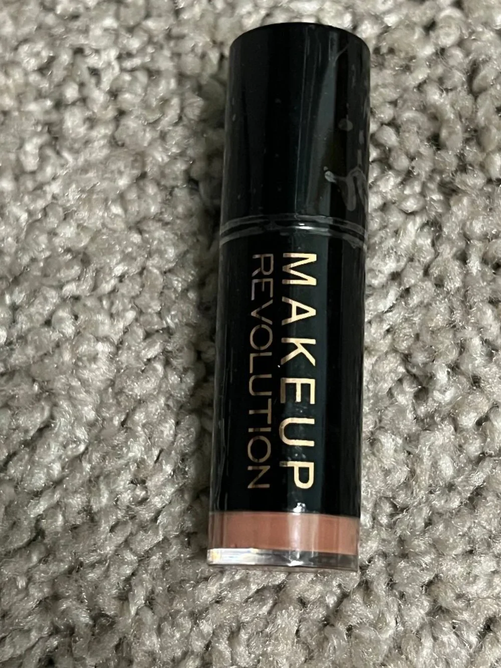 Makeup Revolution Amazing Lipstick, Love Nude